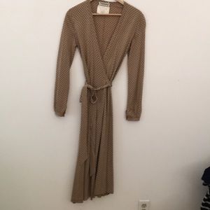 Classic DVF Vintage wrap around dress